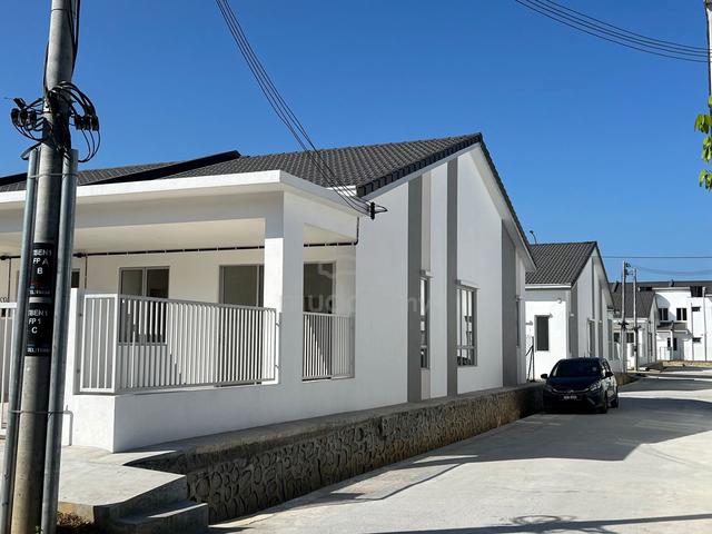 Rumah setingkat,100% loan,Gaji Bersih RM2k blh dpt loan,dekat dgn town 1