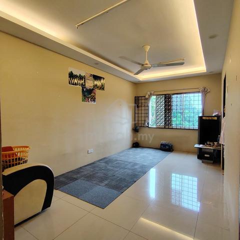 Putra Permai Block D 1