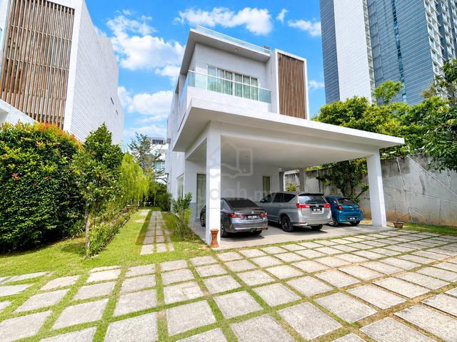 FREEHOLD CORNER 4 Storey Bungalow Lakefront Villa, Cyberjaya 1