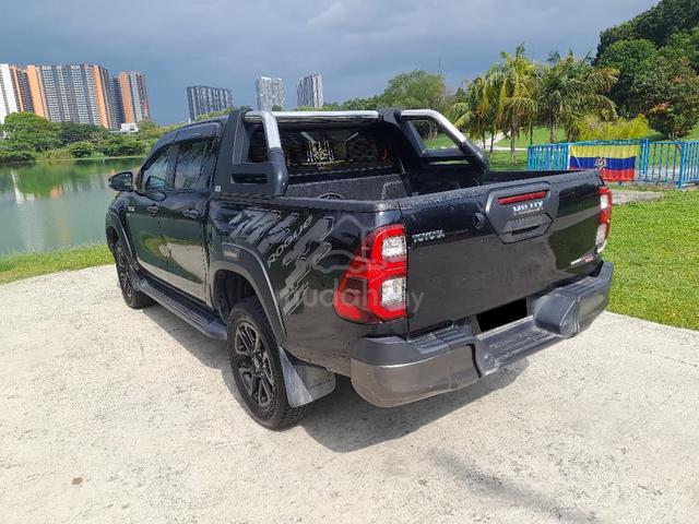 2021 Toyota HILUX DOUBLE CAB 2.8 BLACK EDITION (A) - 4