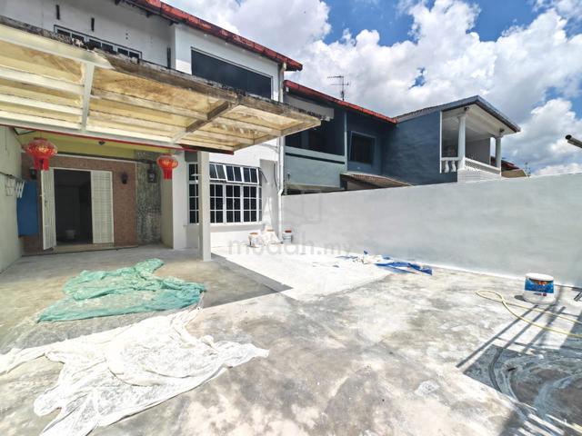 Johor Jaya Jln Bakawali 3 bed 2 bath for rent 1