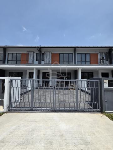 SALE! Below Market Value, 20x75 Terrace  1