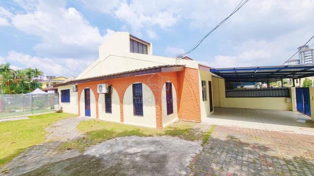 Corner Lot Single Storey @ Ampang Jaya 1