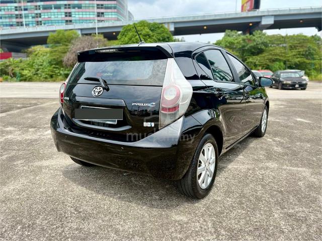 2012 Toyota PRIUS C 1.5 (HYBRID) (A) - 4