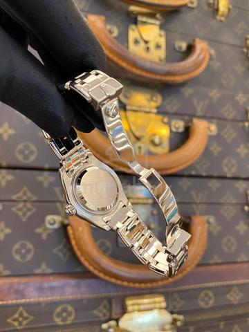 Carousel Image