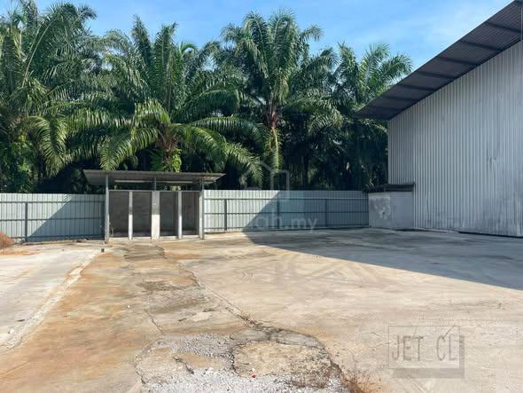 FOR RENT KAPAR BATU 12 KLANG Warehouse Factory 40000sf 300Amp No CF 1