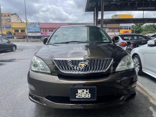 2004 Toyota Harrier