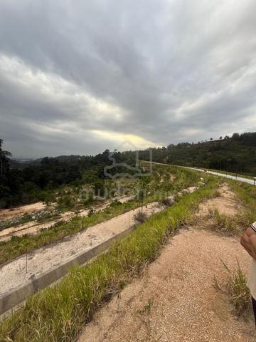 BUKIT ENGGANG SG LONG KAJANG BERSEBELAHAN MONKEY CANOPY THEME PARk 1