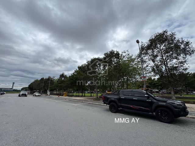 Bandar Bukit Raja @ Eleven Avenue-Ground Floor Shoplot For Rent 1