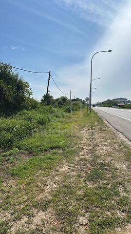 Tanah Sebelah Highway Salor Setengah Ekar untuk dijual 1