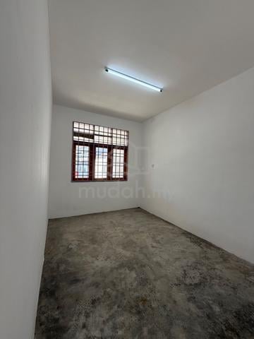 Single Storey Terrace House For Rent 1