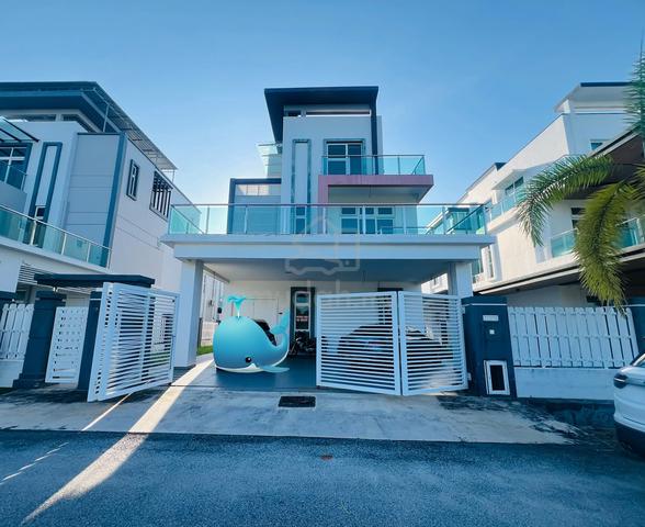 SPACIOUS LUXURY 3 Storey Bungalow @ Kayangan Villa Klebang Melaka 1
