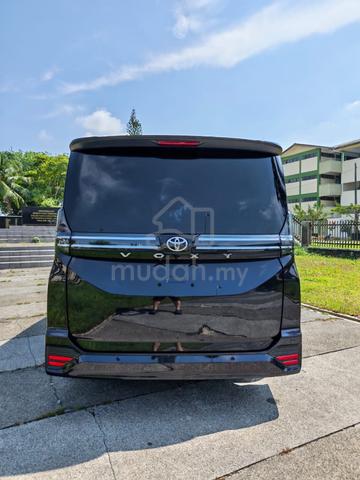 2023 Toyota VOXY 2.0 S-Z (A) POWER BOOT - 3