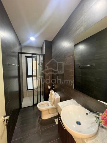 Amanja Semi-D Suites 5