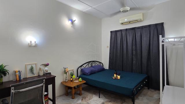 Air Cond MasterRoom W Private Bathroom @ Tmn Sentosa Klang 1