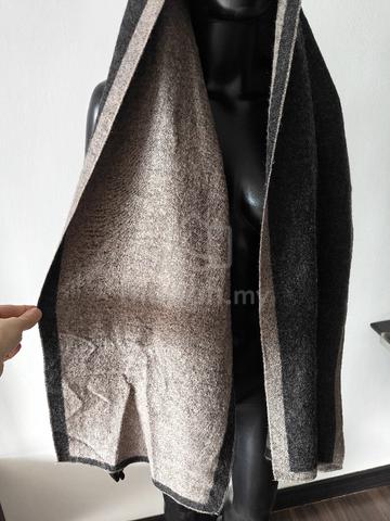 Banana republic dual color warm scarf - photo 3 of 6
