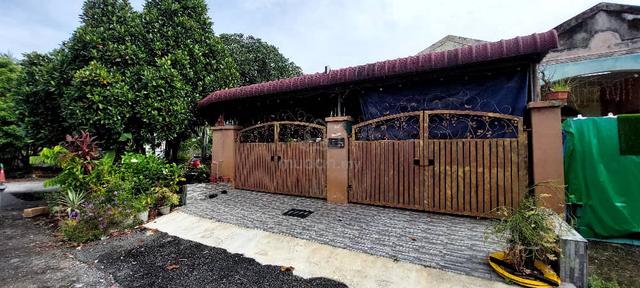 FREEHOLD | Renovated Single Storey Corner Lot Taman Desa Cempaka Nilai 1