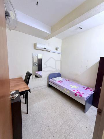 PJS 7/9 - Fully Furnished, Air-conditioned Room with WiFi 1