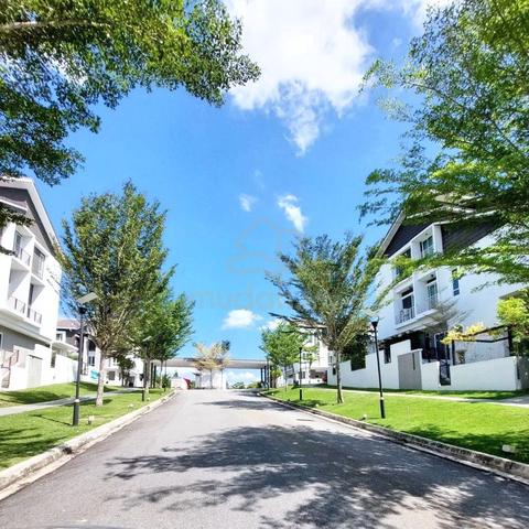 MURAH 3 Storey Tiara South Semenyih FOR SALE 1