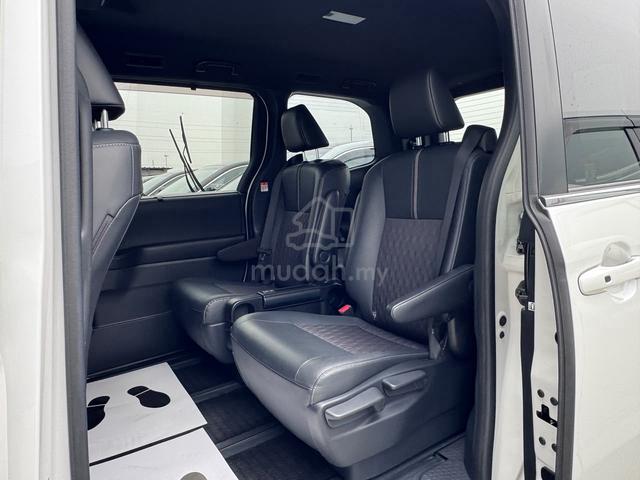 New Model Toyota Noah 2.0 SZ (A) Full Loan - 5