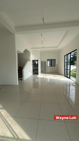 Spacious Corner Terrace @ Simpang Ampat 🏡 | For Rent 1