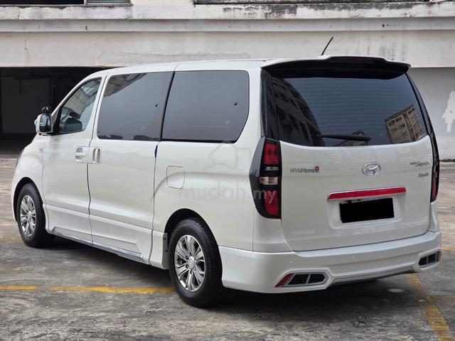 Hyundai GRAND STAREX 2.5 ROYALE 12 Seater MPV - 2