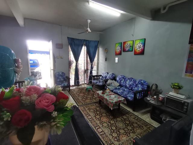 【 Basic, facing empty 】 2 Storey House, Taman Anggerik, Bukit Sentosa 1