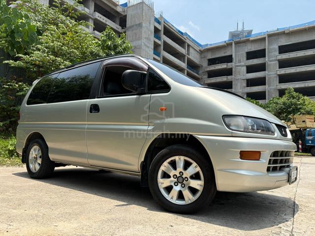 2002 Mitsubishi DELICA 2.4 SPACEGEAR (A) - 4