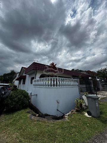 Tampoi/ Taman Johor/ Single Storey/ End Lot/ FreeHold 1