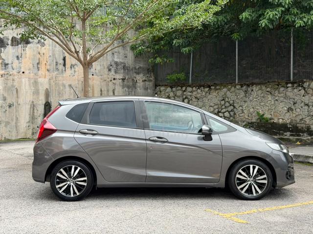 Honda JAZZ 1.5 V FACELIFT (A) REGISTERED YEAR 2020 - 3