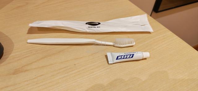 Berus Gigi dan Ubat .Travel or hotel Dental kit - photo 3 of 3