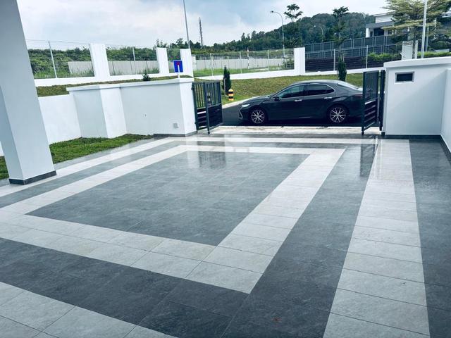Jalan Rebab/ Desa Tebrau/ Cluster/ 5bed 4bath/ Brand New/ Cheapest 1