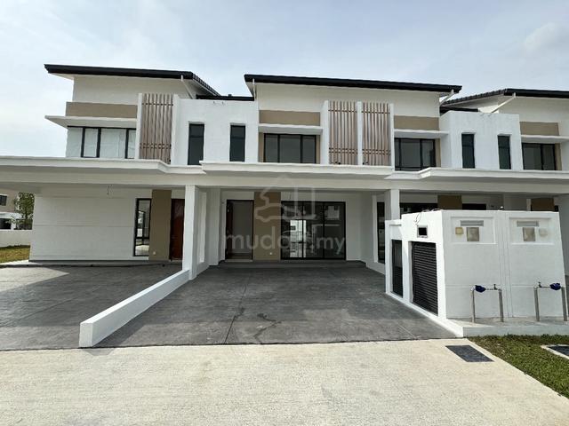 (Ready unit)New complete unit with partly furnish 3r3b 2km Cyberjaya 1