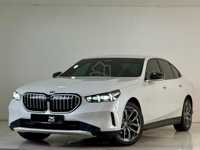 CERTIFIED UNIT 2024 Bmw 5 SERIES 2.0 20I M SPORT - 1