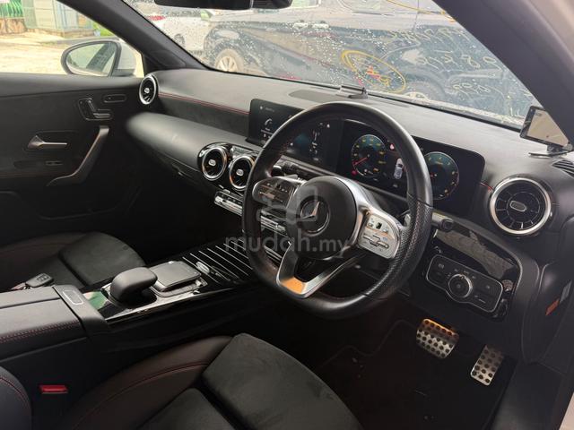【RECOND】2021 Mercedes Benz A180 1.3 AMG HATCHBACK - 3