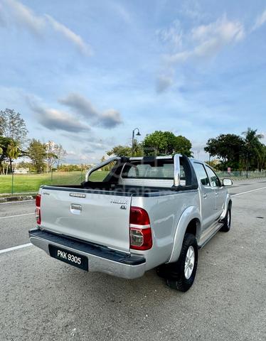 2012 Toyota HILUX 2.5 G (A) - 4