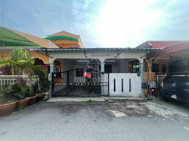 Rumah Awam Ayer Molek teres setingkat untuk dijual 1