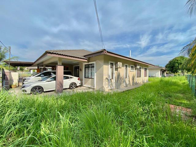 SEMI-D : BANDAR PUTERA INDAH, TONGKANG PECHAH (3,600 sqft) TANAH LUAS 1