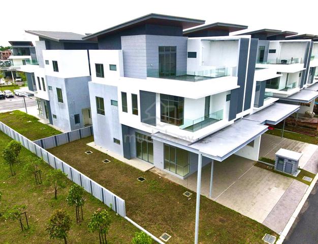 END LOT Broadleaf Residence Semi-D 3 Storey Seksyen 31 Kota Kemuning 1