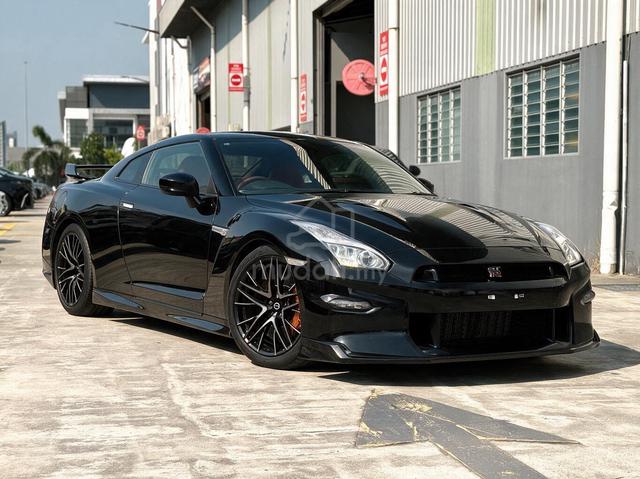 2023 Nissan GT-R Premium Edition RED INTERIOR - 1