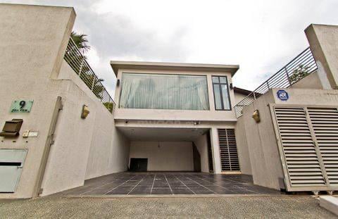 Bungalow Taman Hillview Ampang 1