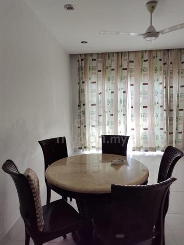 University Place (Plaza Ivory) 1
