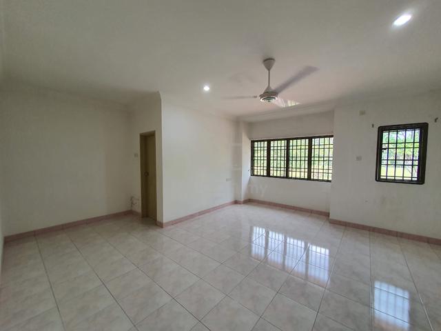 Taman Klebang Ria Double Storey Terrace house for rent facing field 5