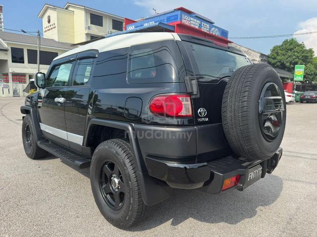 2011 Toyota FJ 4.0 CRUISER (A) - 4
