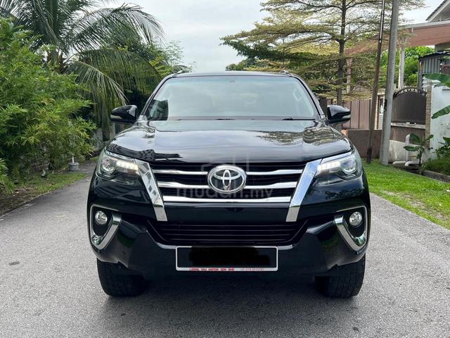 2017 Toyota FORTUNER 2.7 SRZ/ Petrol/ 3yWrty/ Loan - 2
