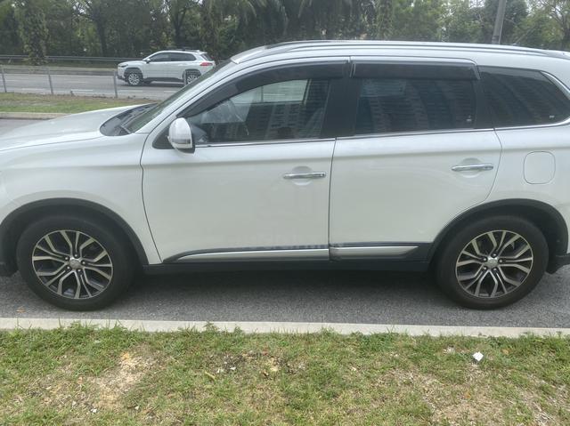 2016 Mitsubishi OUTLANDER 2.4 (A) - 4
