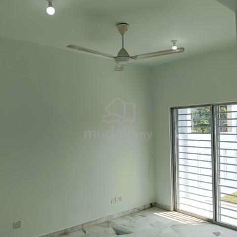 Puncak Alam Taman Alam Perdana 2-sty Corner House 4 rooms 1