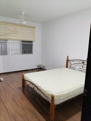 Maludan double storey rent 1