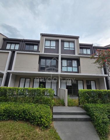 Jia Hayat Villa at Taman Bukit Serdang, Seri Kembangan,  Selangor 1