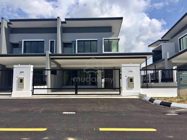 Special End Lot with 15 Feet Land | Bandar B. Nilai 1